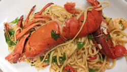 Linguine Pasta con Lobster Cherry Tomato