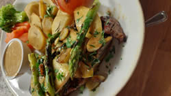 Sirloin Steak with King Oyster Mushrooms and Asparagus